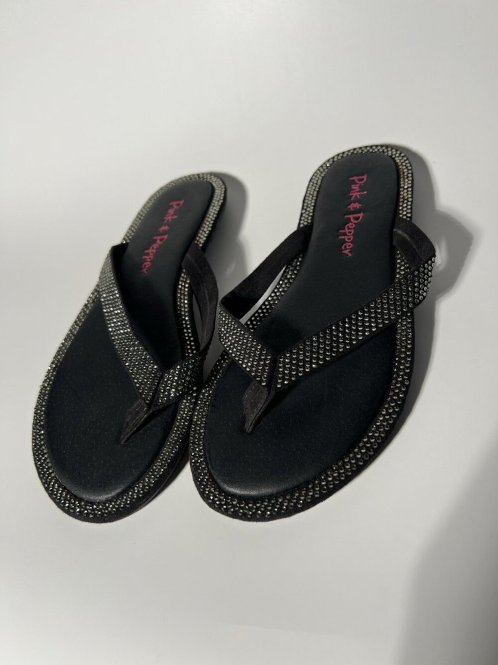 Pink & Pepper Flat Sandals Black Women’s Size 6